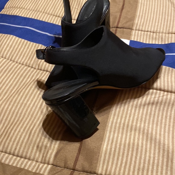 Donald pliner Nice heels sleep in soft and comfortable - Picture 2 of 5